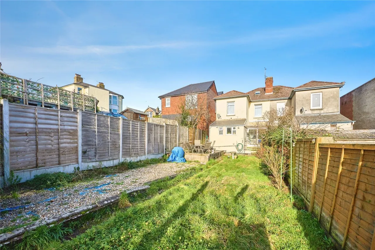 St. Johns Road, Ryde, PO33, photo 18