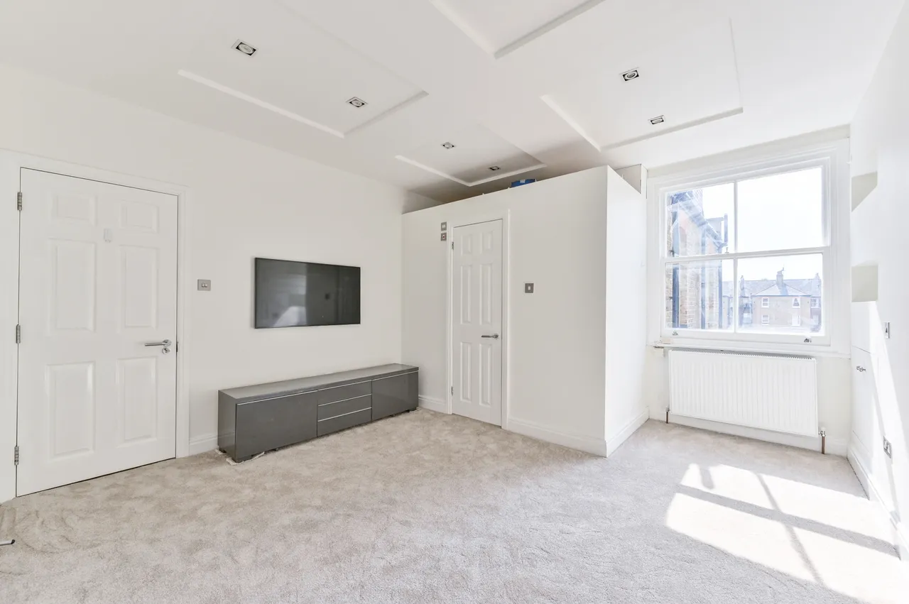 208 Castellain Mansions, Castellain Road, London, photo 5