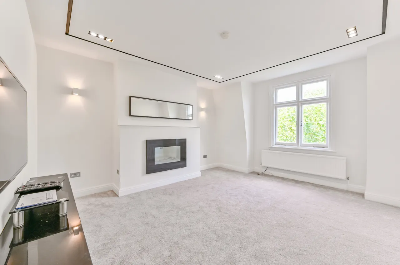 208 Castellain Mansions, Castellain Road, London, photo 4