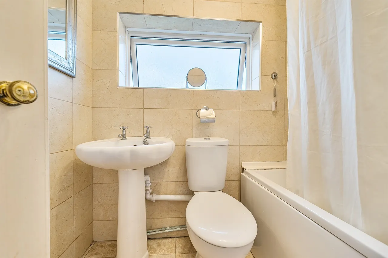 Gloucester Road, Maidenhead, SL6, photo 9