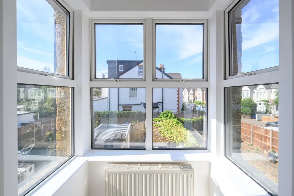 Walton Road, West Molesey KT8 2JE, photo 3