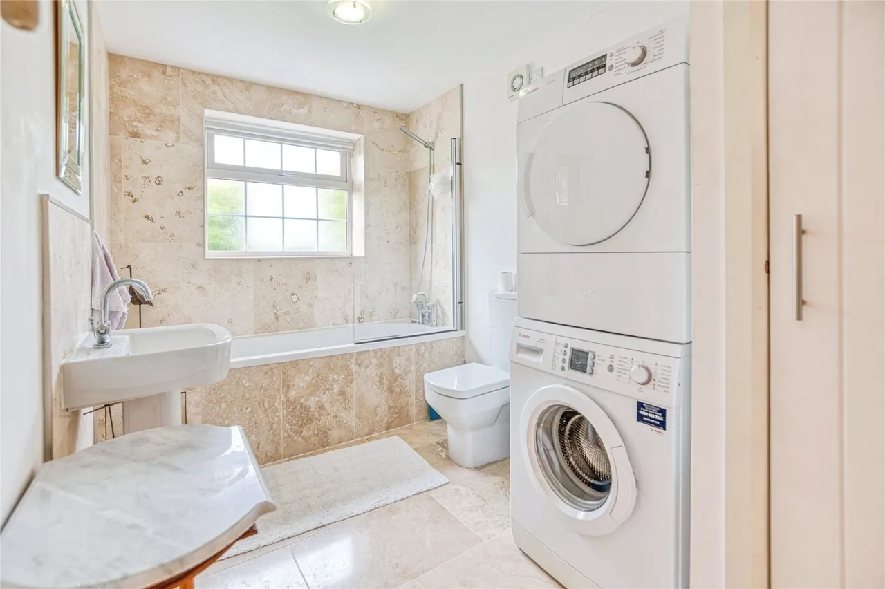 Seaview Crescent, Goodwick, SA64, photo 6