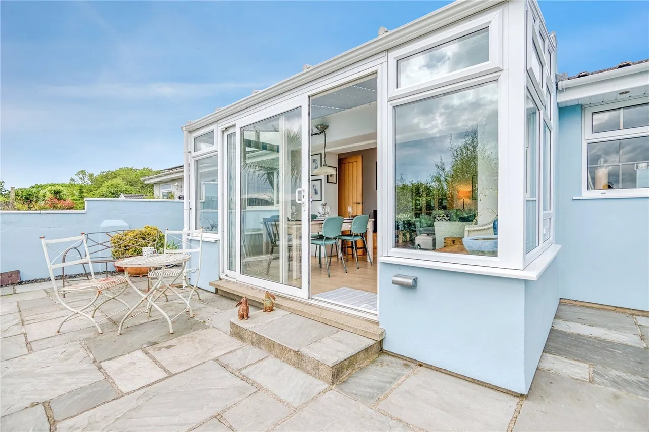 2 bed house for sale, Seaview Crescent, Goodwick, SA64
