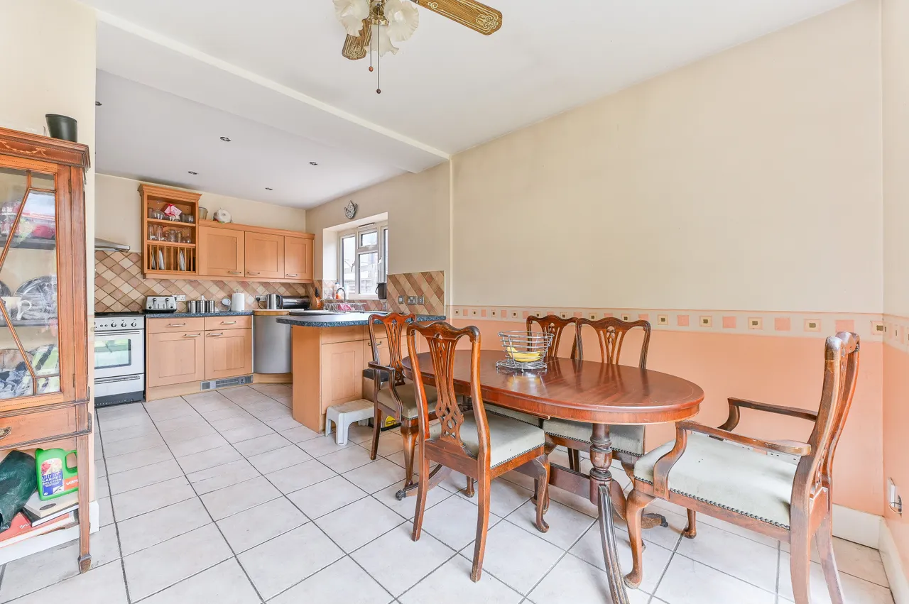 54 Potters Grove, New Malden, photo 5