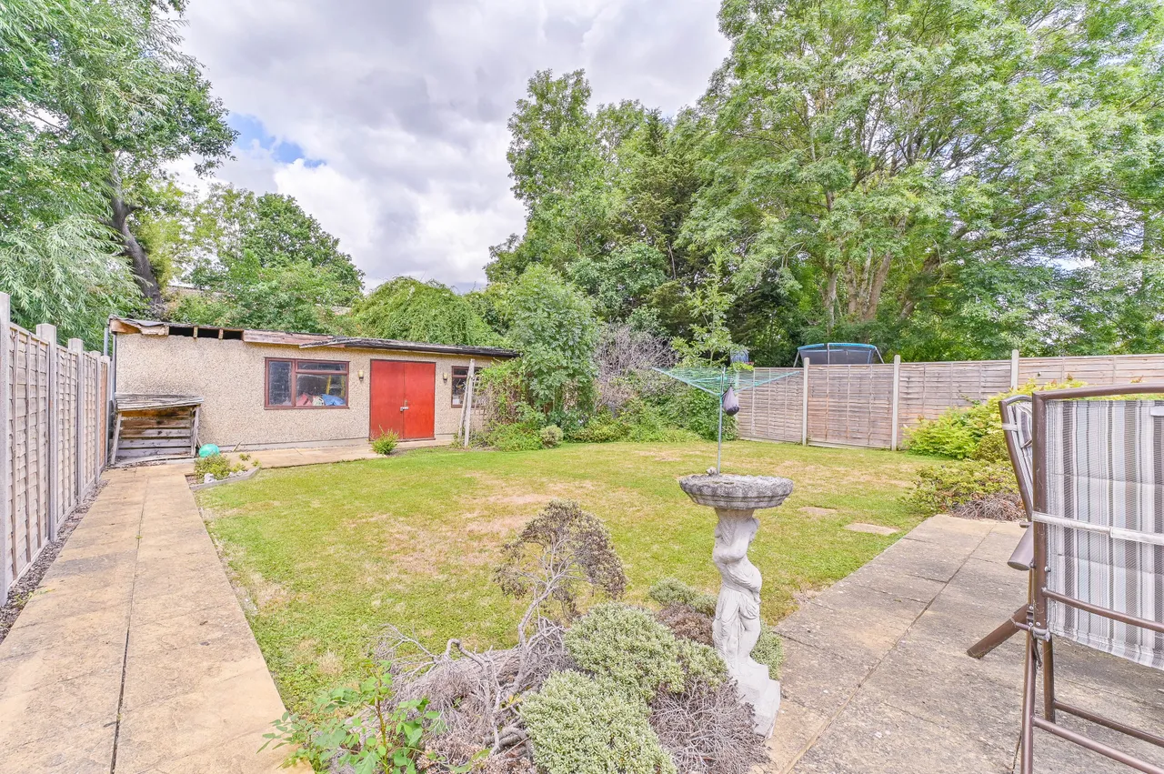 54 Potters Grove, New Malden, photo 4