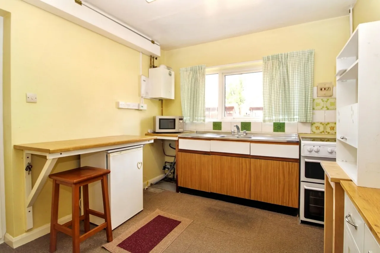 Tudor Road, Hazlemere, HP15, photo 3