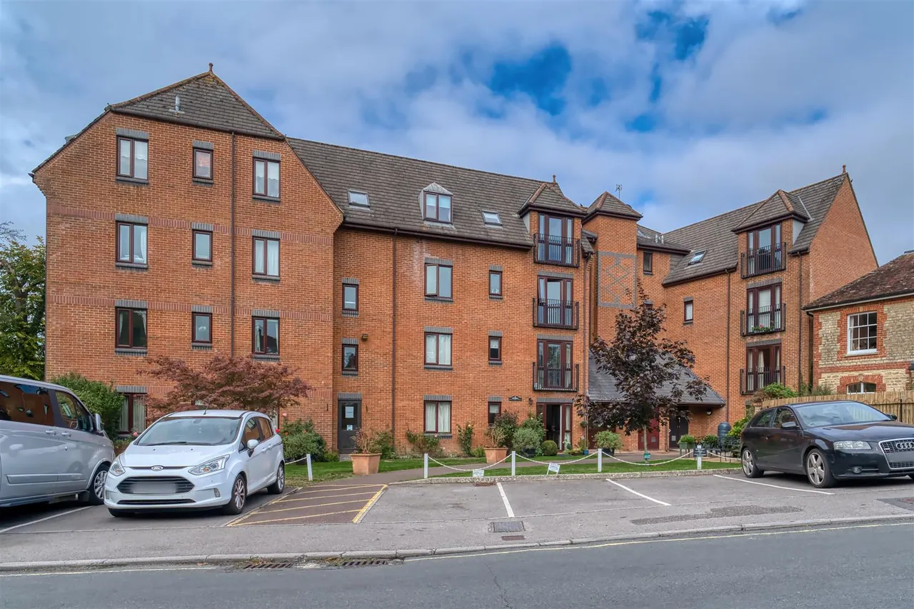1 bed flat for sale, Barnaby Mead, Gillingham