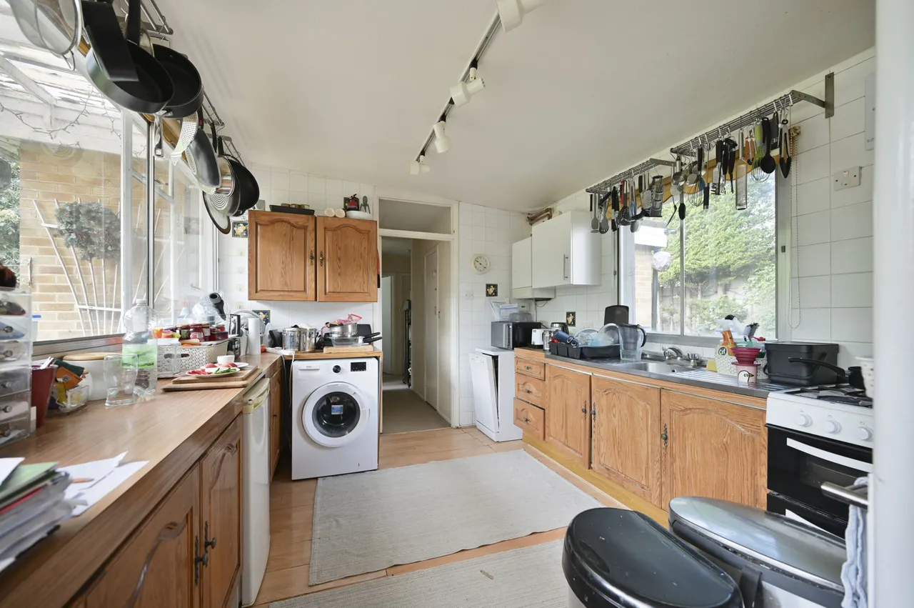 39 Woodside Park Avenue, London, photo 10