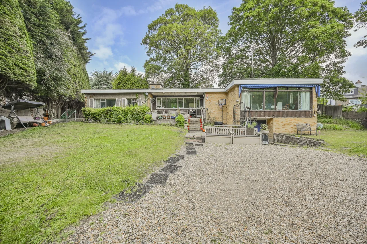 3 bed house for sale — 39 Woodside Park Avenue, London
