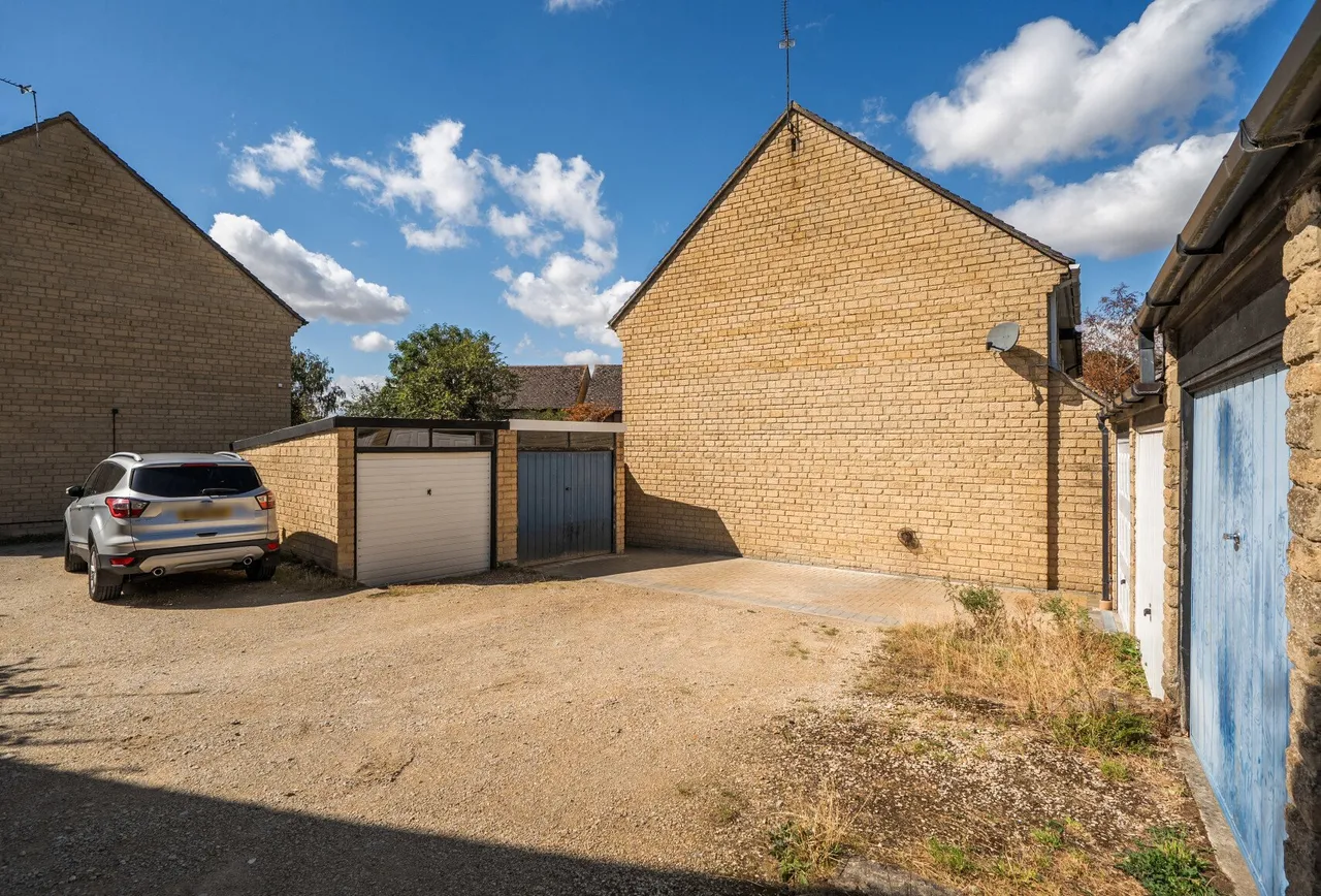 Oxlease, Witney, OX28 3QU, photo 10