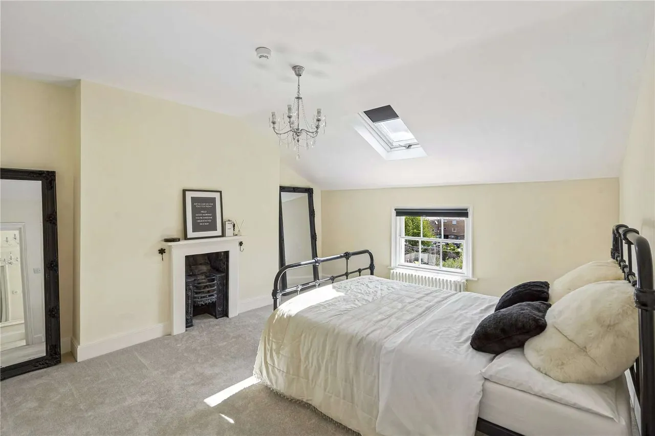 London Road, Gloucester, Gloucestershire, GL1 3PL, photo 11