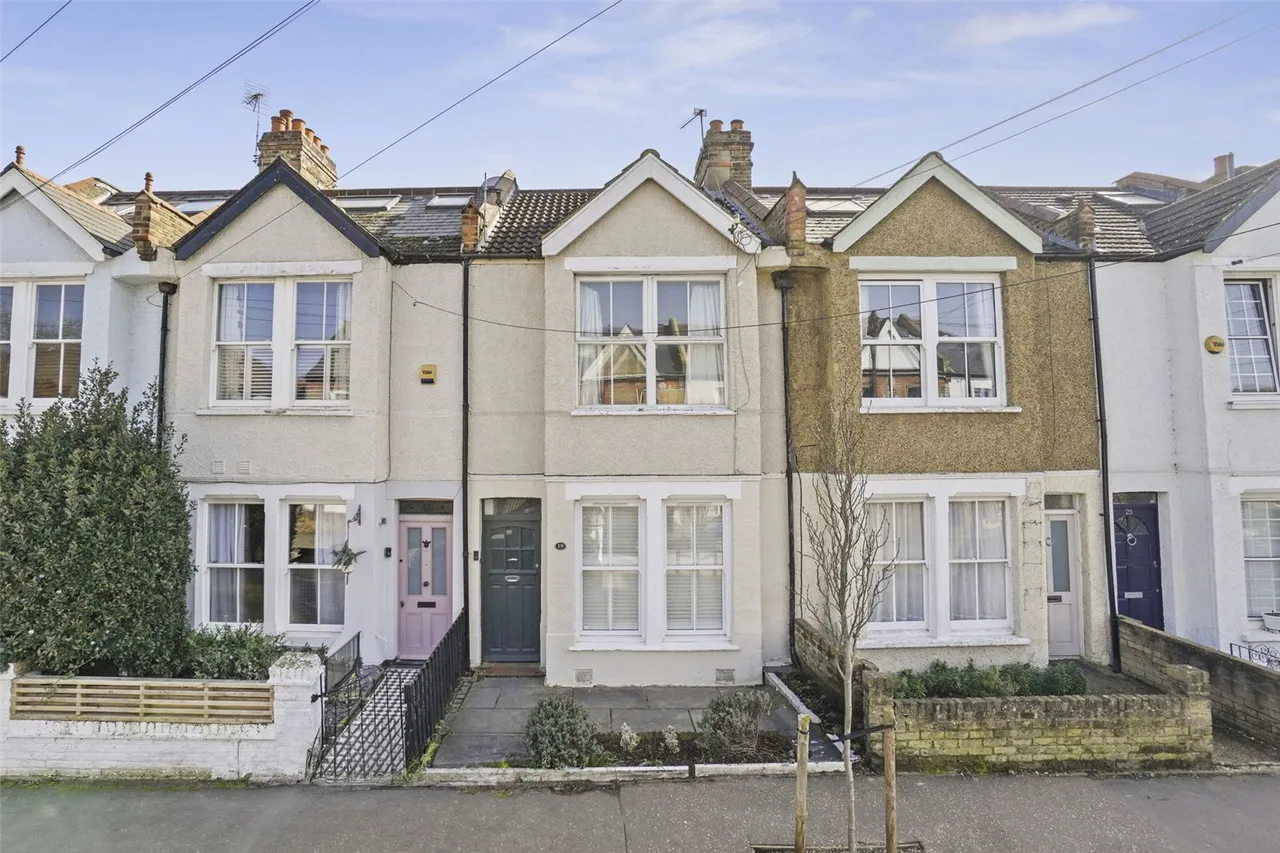 1 bed flat for sale — Gould Road, Twickenham, TW2 6RN