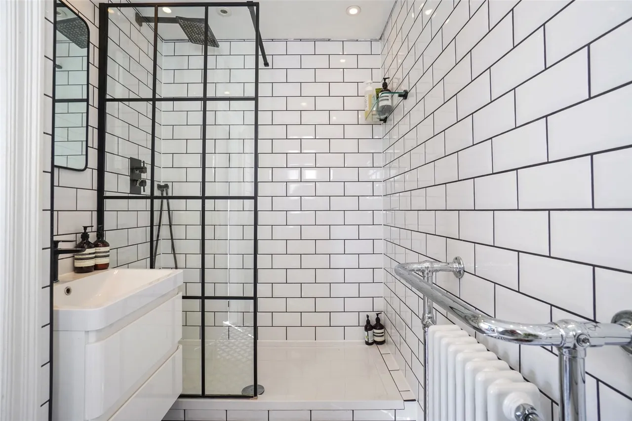 Gould Road, Twickenham, TW2 6RN, photo 6