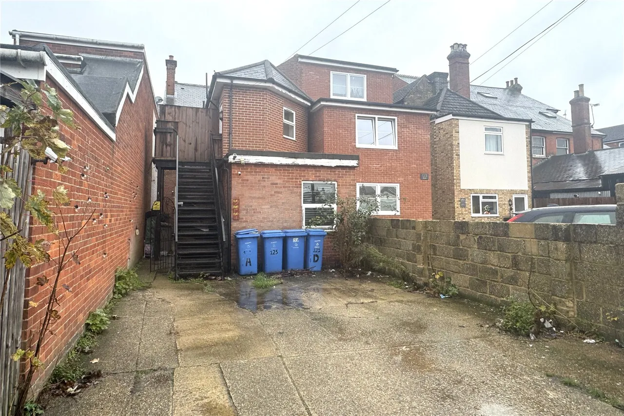 Lynchford Road, Farnborough, Hampshire, GU14 6ET, photo 6