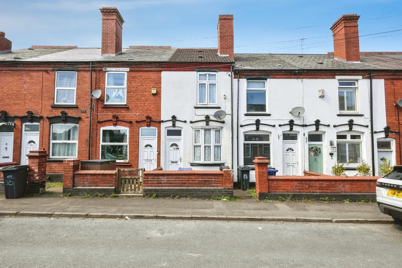 3 bed house for sale — Vicarage Road, HALESOWEN