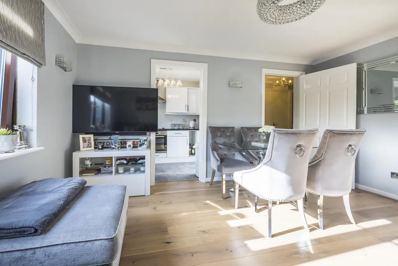 Cedar Close, Buckhurst Hill, IG9, photo 13