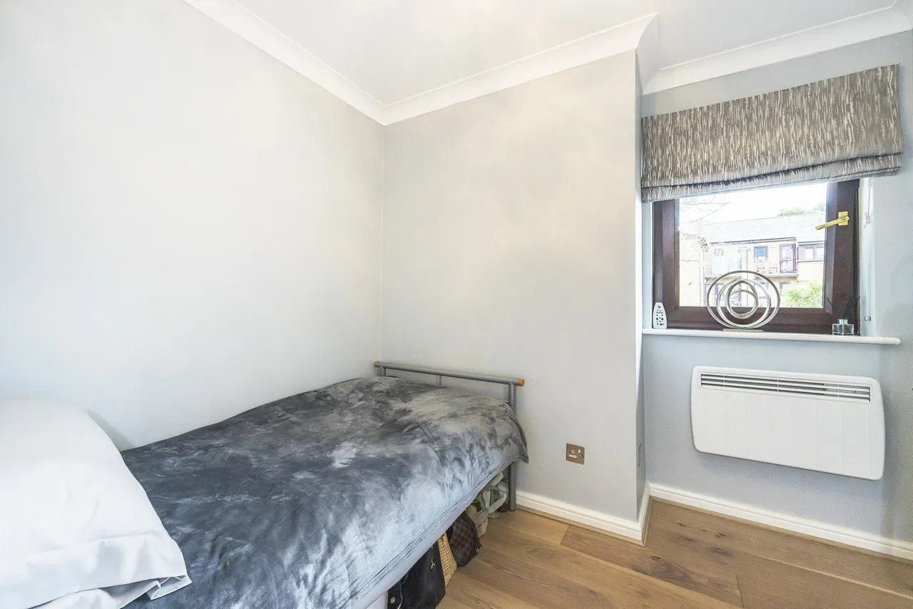 Cedar Close, Buckhurst Hill, IG9, photo 11