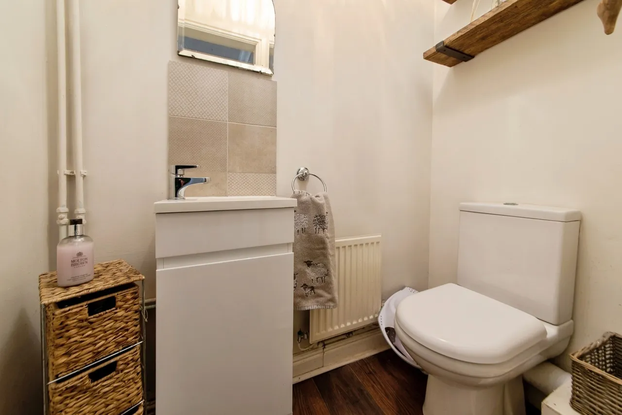 Wentworth Drive, Dunholme, Lincoln, Lincolnshire, LN2, photo 9