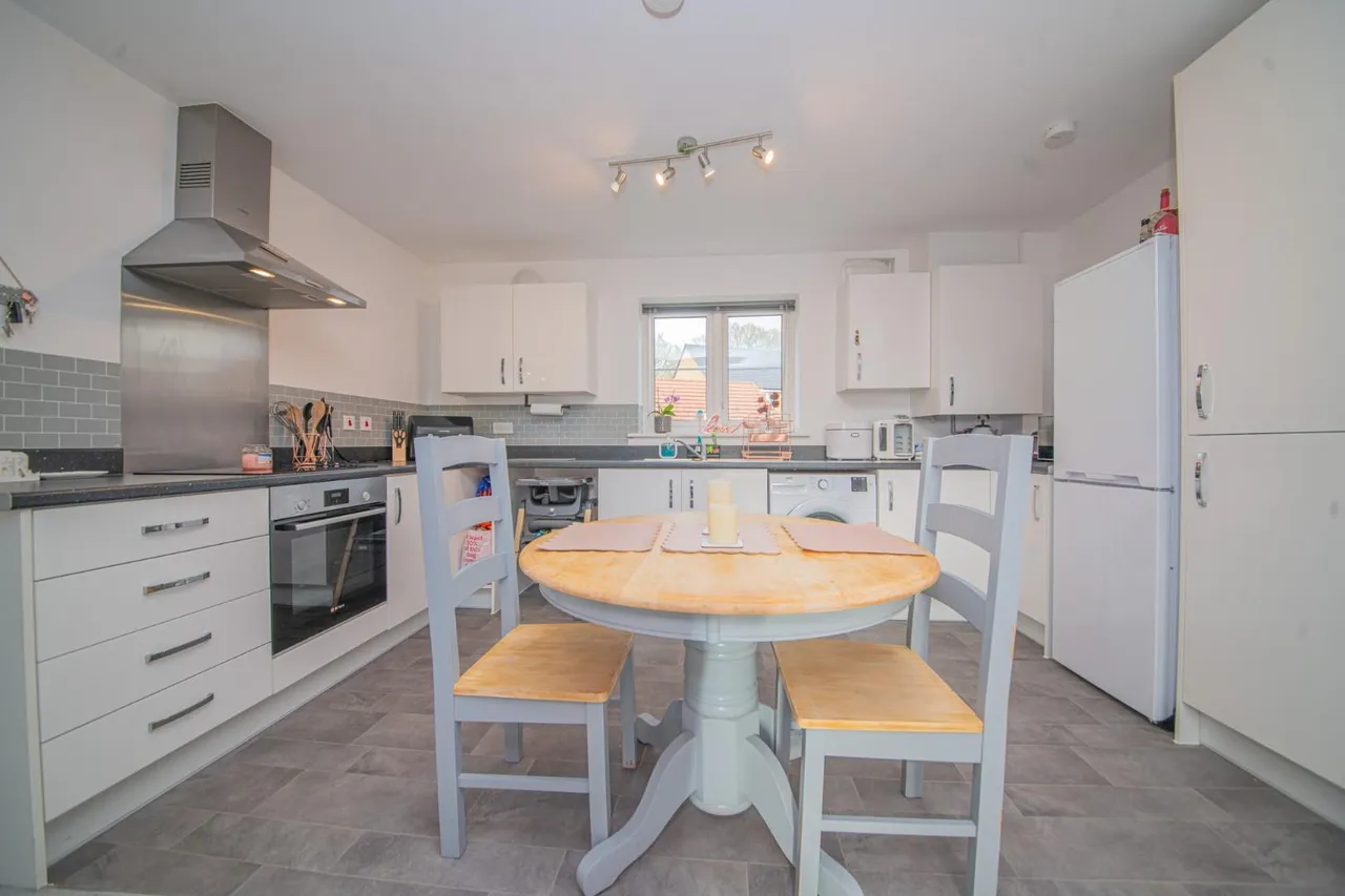 8 Chiltern Crescent, Fair Oak, EASTLEIGH, Hampshire, SO50 7GJ, photo 4