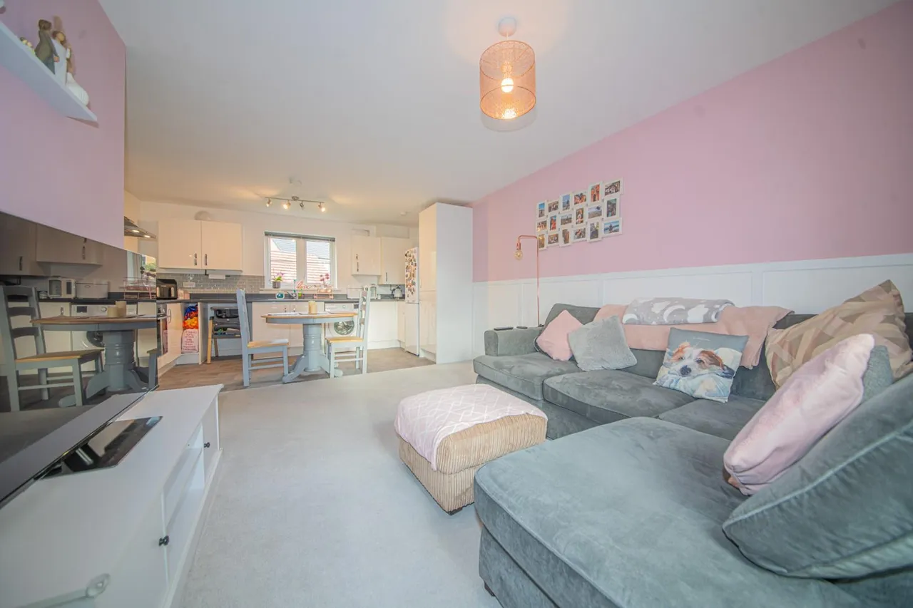 8 Chiltern Crescent, Fair Oak, EASTLEIGH, Hampshire, SO50 7GJ, photo 3