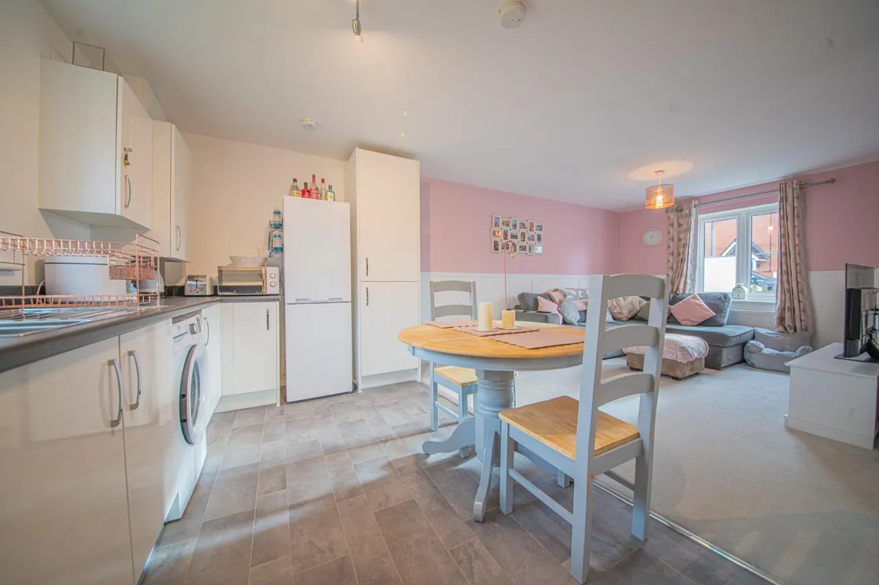 8 Chiltern Crescent, Fair Oak, EASTLEIGH, Hampshire, SO50 7GJ, photo 5