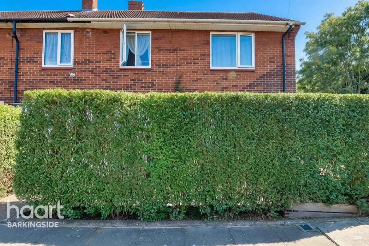 Manford Cross, Chigwell, IG7, photo 29