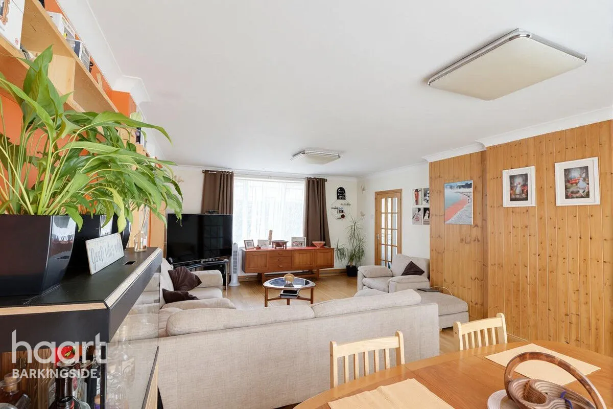 3 bed house for sale, Manford Cross, Chigwell, IG7