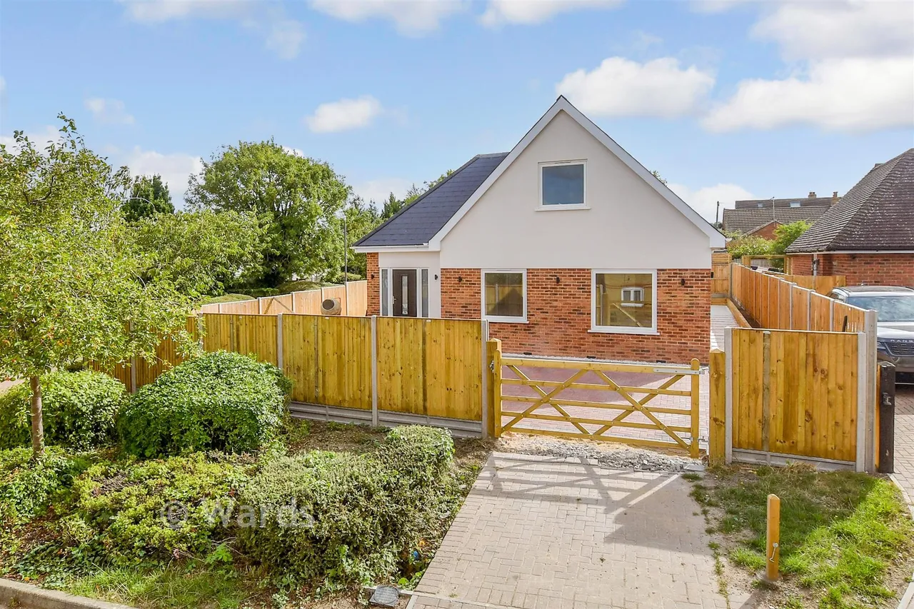 4 bed house for sale, Green Meadows, Eythorne, CT15