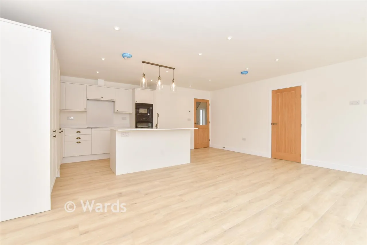 Green Meadows, Eythorne, CT15, photo 3