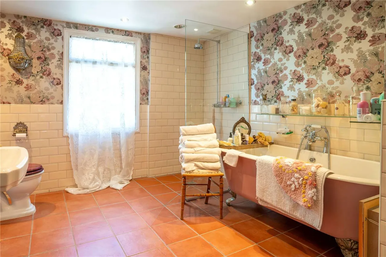 Hainault Road, Chigwell, IG7, photo 9