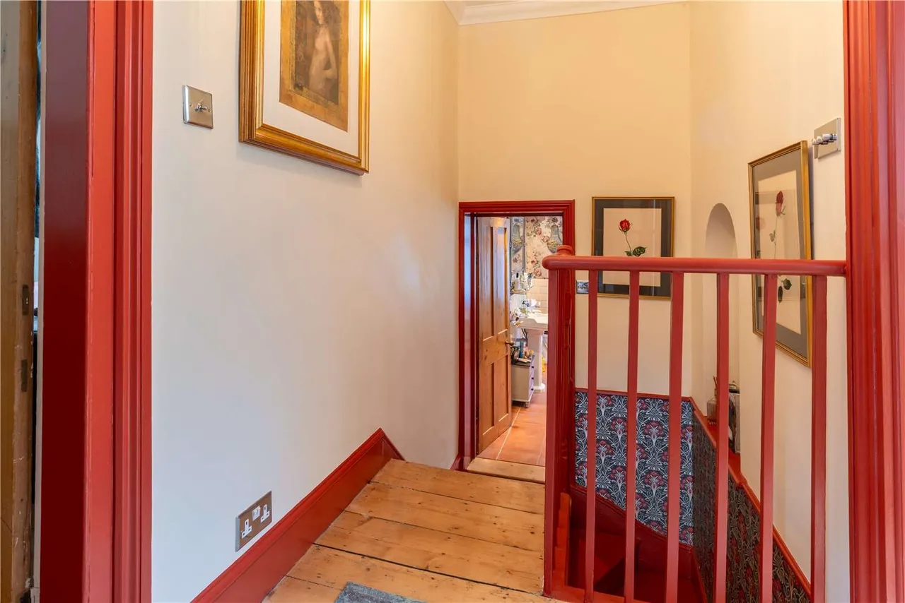 Hainault Road, Chigwell, IG7, photo 13