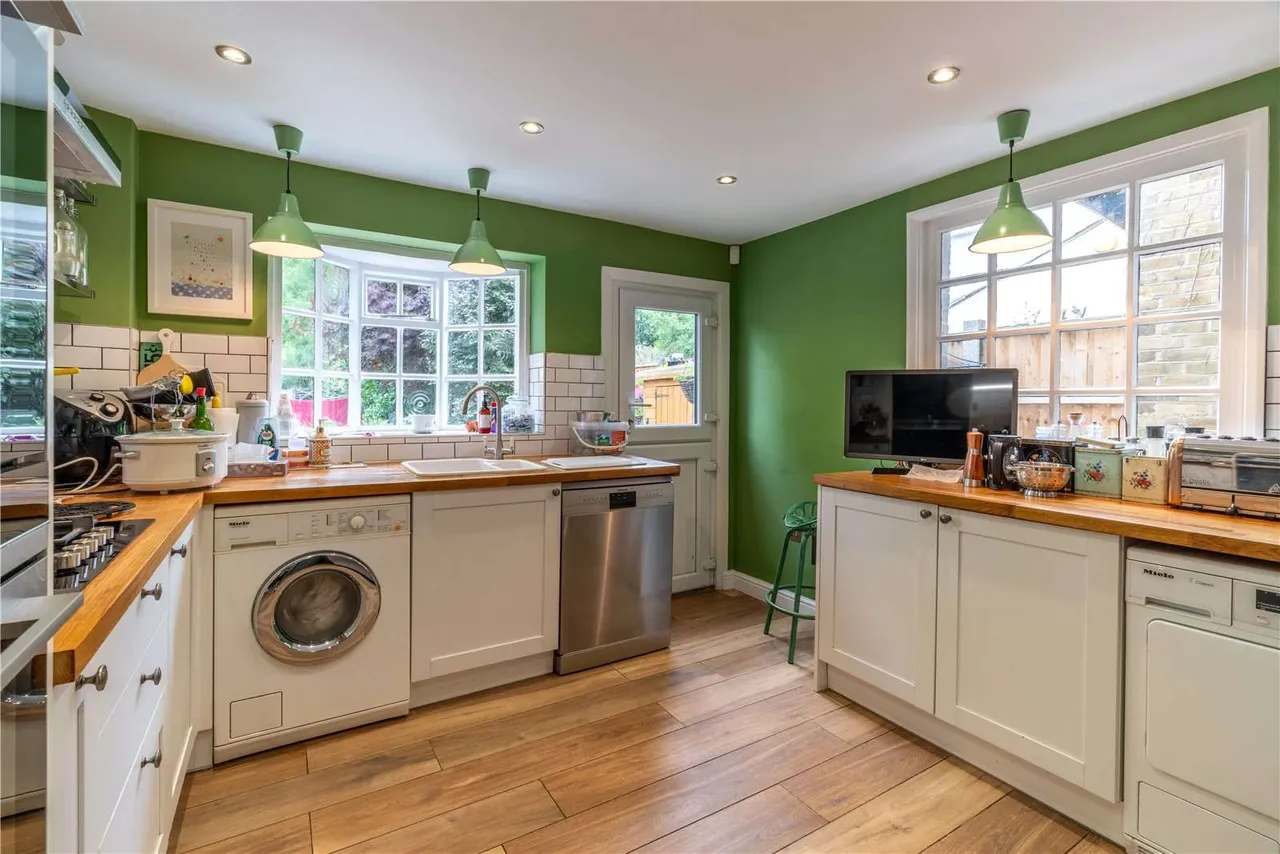 Hainault Road, Chigwell, IG7, photo 7