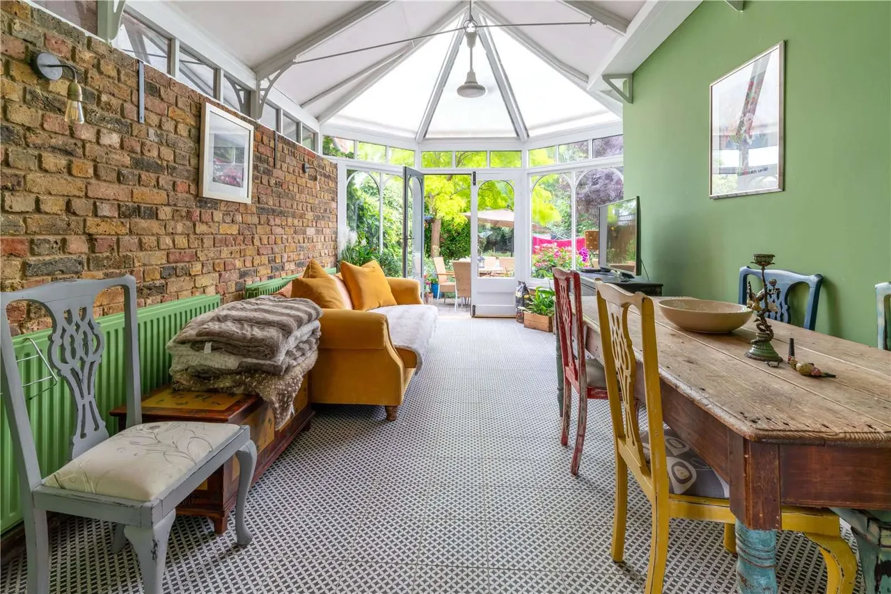 Hainault Road, Chigwell, IG7, photo 5