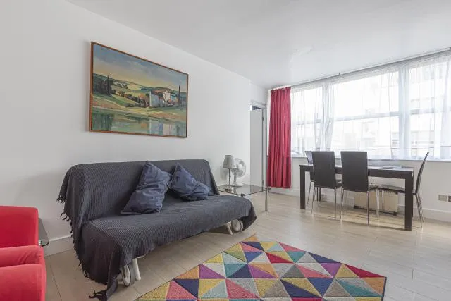 1 bed flat to rent, Kensington Church Street, London, W8