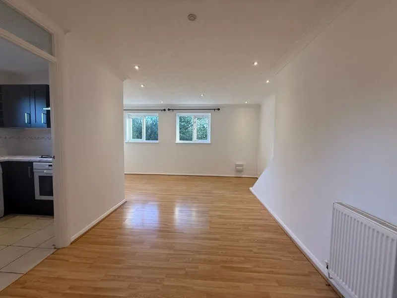 Old Hertford Road, Hatfield AL9 5EX, photo 3