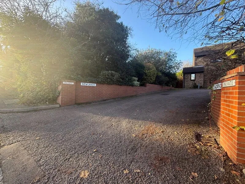 Old Hertford Road, Hatfield AL9 5EX, photo 11