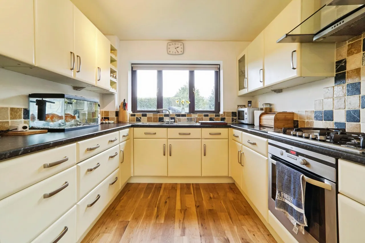 Waterside, Bingley, BD16, photo 9