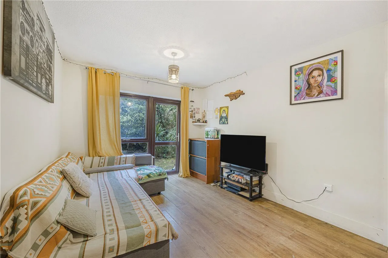 Farrow Place, London, SE16, photo 5