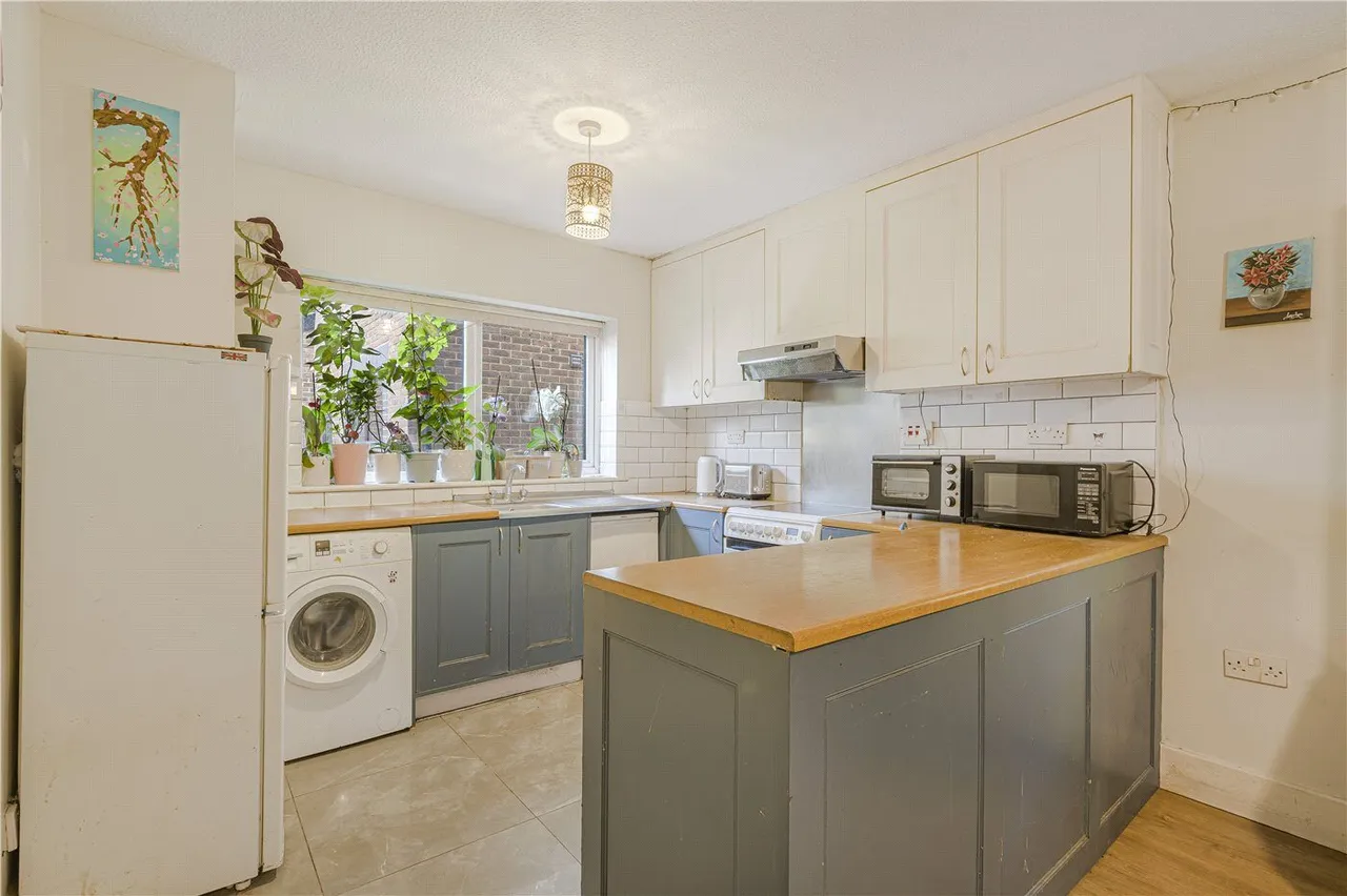 Farrow Place, London, SE16, photo 4