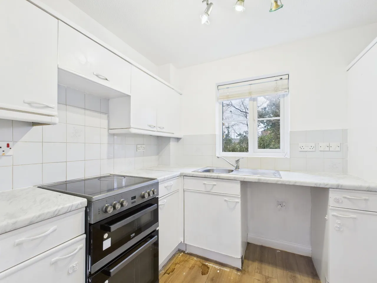 Christy Court, Tadley, RG26, photo 3