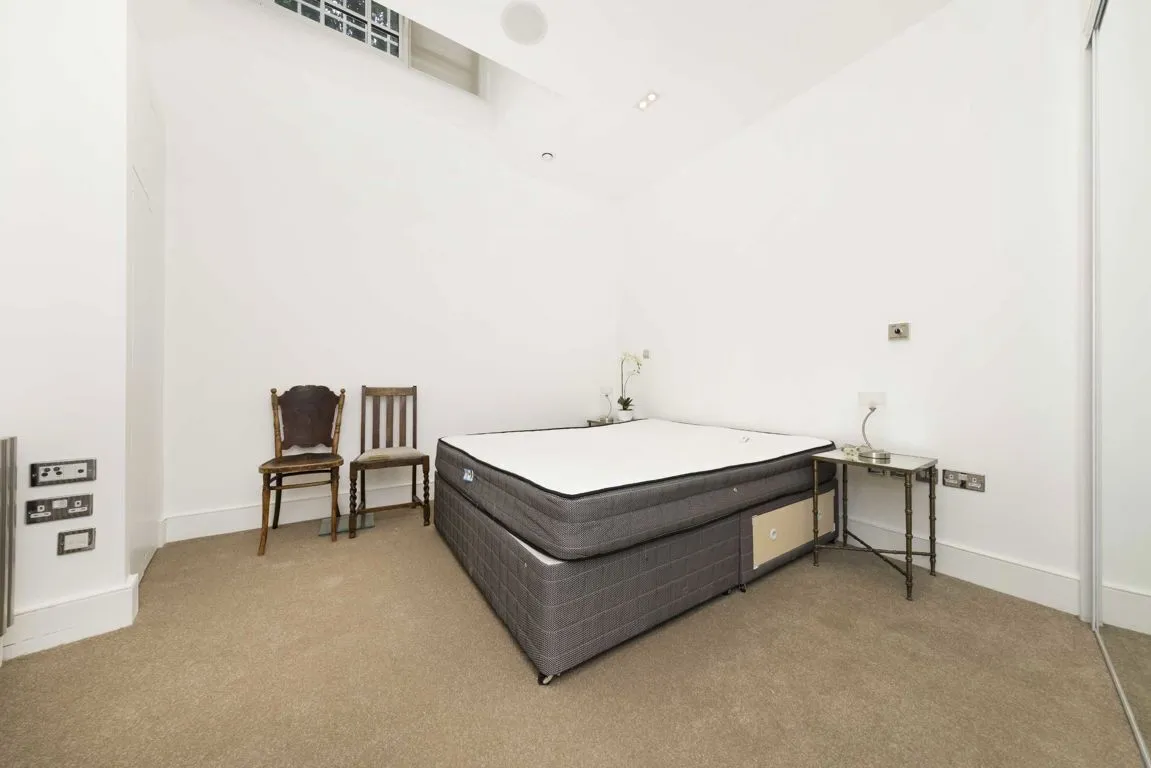 Bartholomew Close, EC1A, photo 7