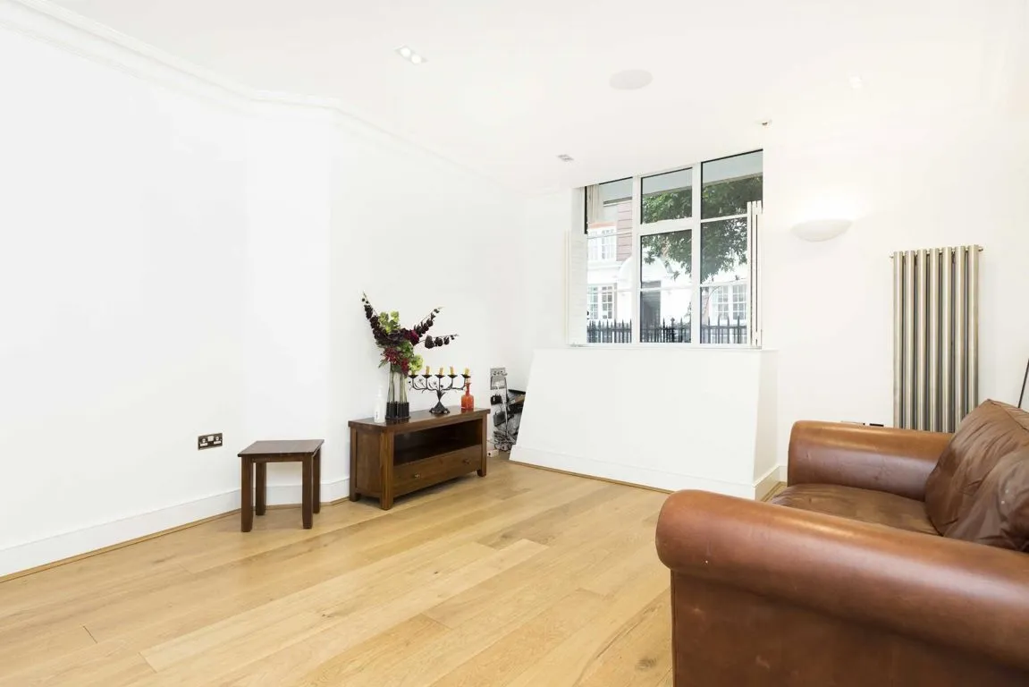 Bartholomew Close, EC1A, photo 2