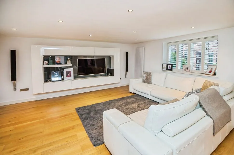 Sealand Road, Sealand, Clwyd, CH5, photo 6
