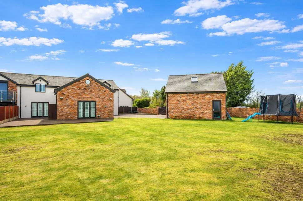 Sealand Road, Sealand, Clwyd, CH5, photo 3