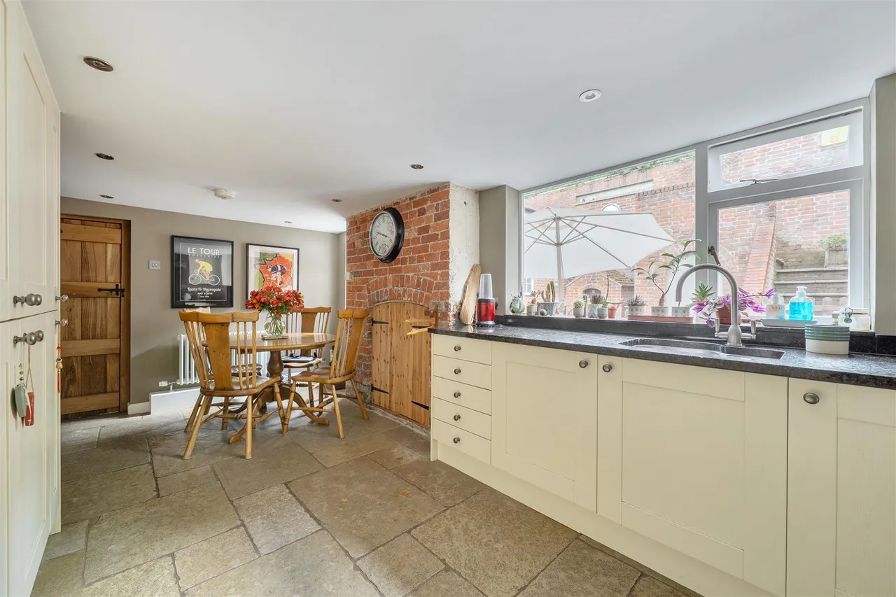 High Street, Erlestoke, SN10, photo 13
