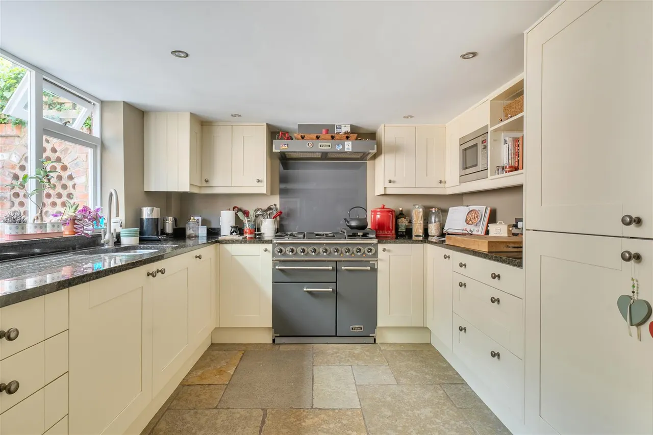 High Street, Erlestoke, SN10, photo 9