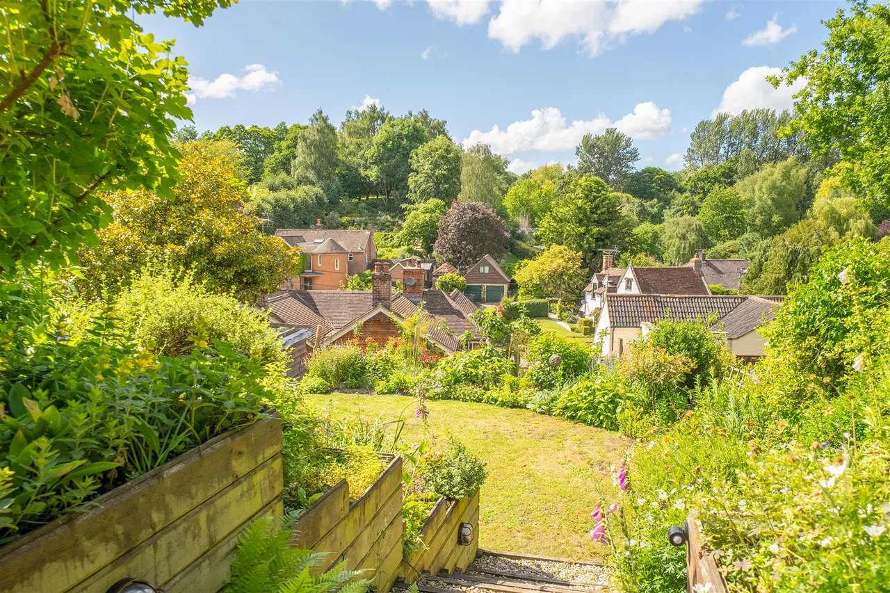 High Street, Erlestoke, SN10, photo 8