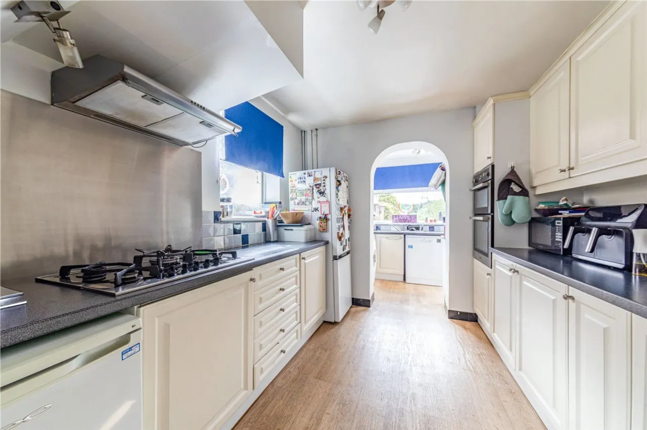 Fullerton Way, Byfleet, West Byfleet,..., photo 2