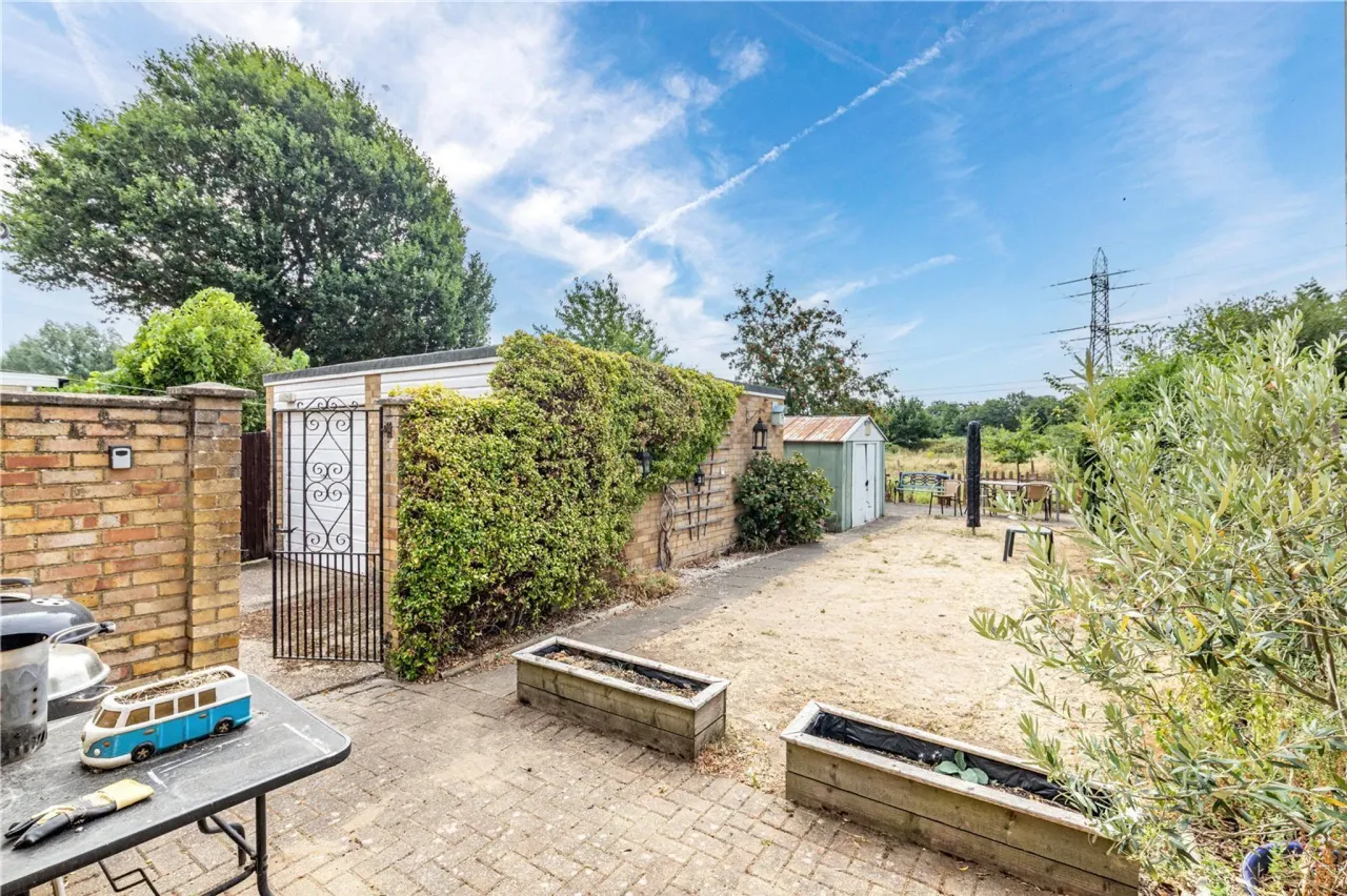 Fullerton Way, Byfleet, West Byfleet,..., photo 19
