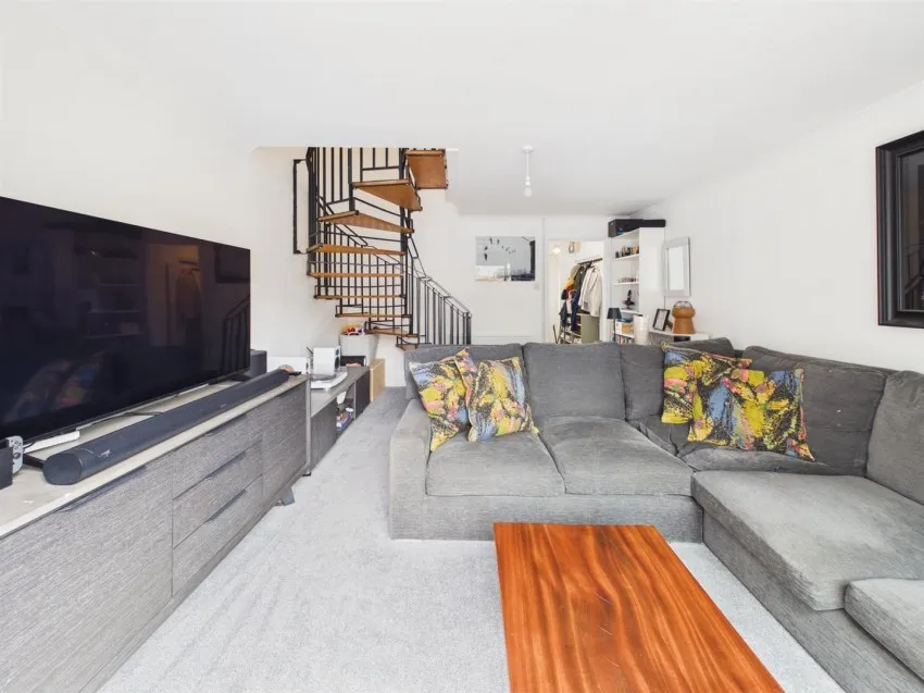 Lysander Court, Churchdown, photo 7